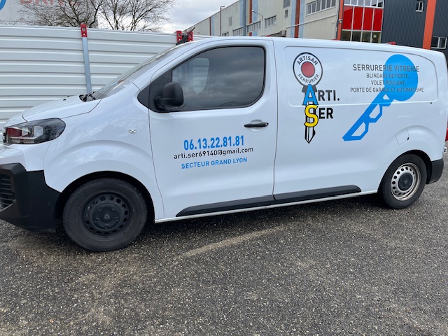 Camion d'intervention serrurier Lyon - Franck Devillers Arti.Ser