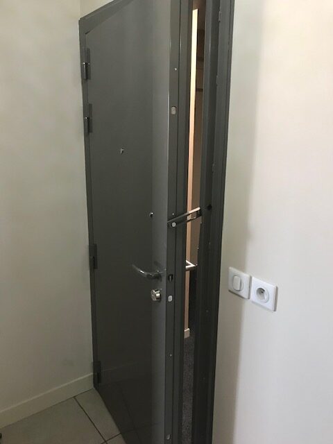 Pose de porte blindée de sécurité Lyon - Artisan Franck Devillers